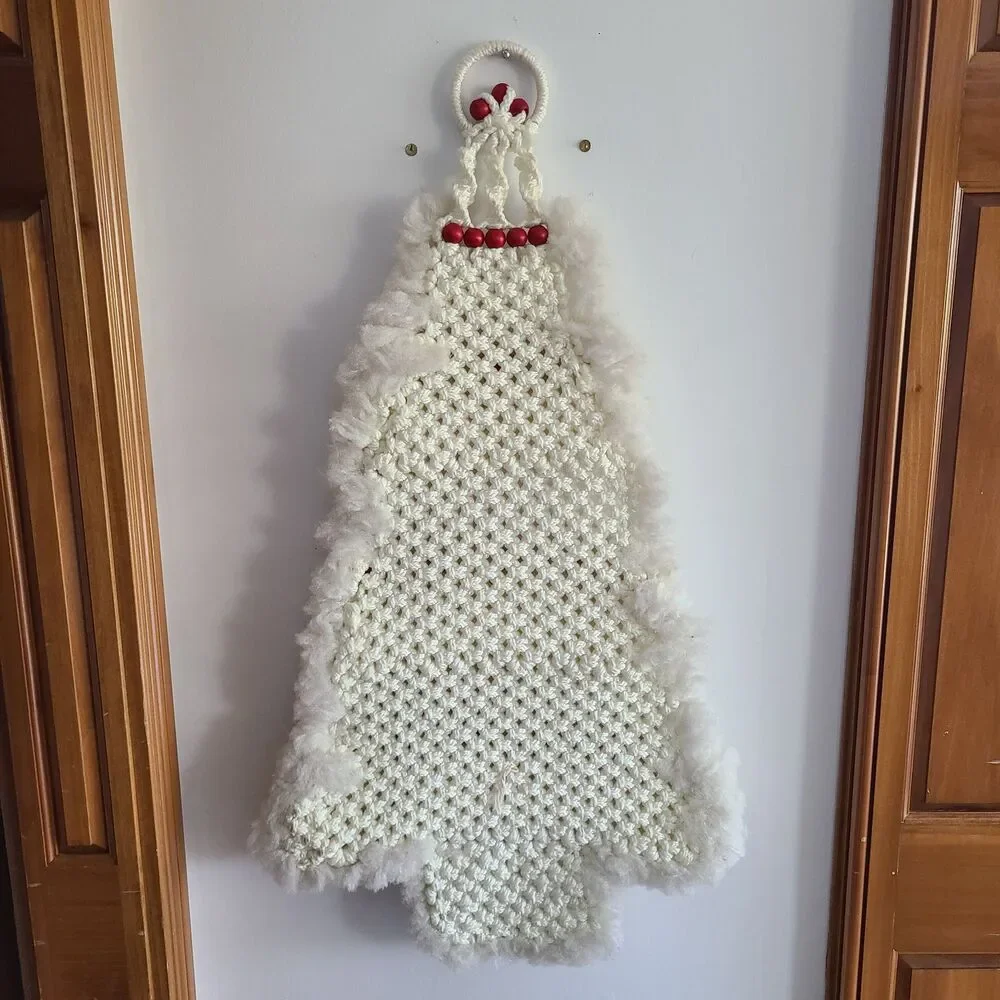 Macrame Merry Christmas Tree Greeting Card Holder Wall Hanging Vintage 1970s